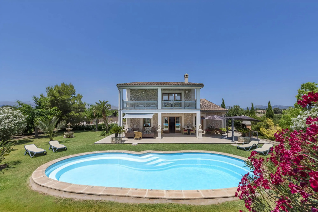 Villa can Costa by homevillas360