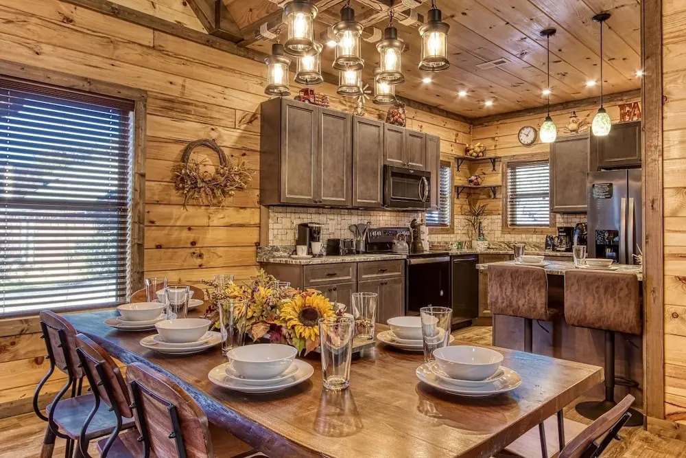 ERN822 - Smoky Oasis - Great Location, Private Indoor Heated Pool! cabin