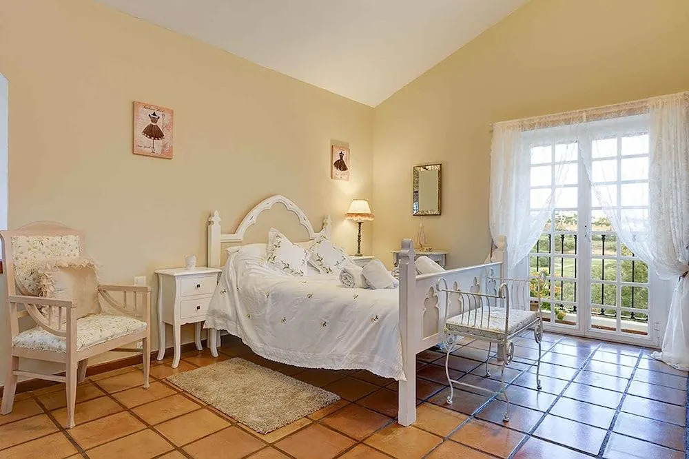 Villa Ladyville