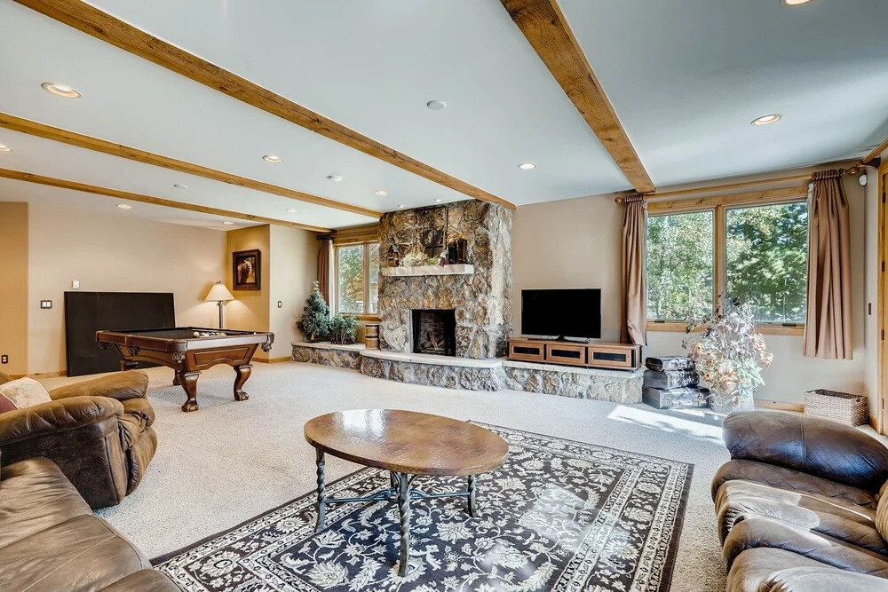 Private Hot Tub & Walking Distance To Gondola-4br Sleeps 14 4 Bedroom Home