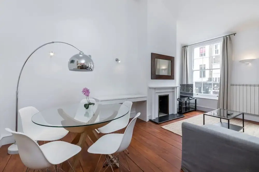Regency Residences - Fitzrovia - by Frankie Says