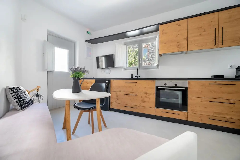 Fertimo Suites - Authentic Cave Homes with Private Hot Tub