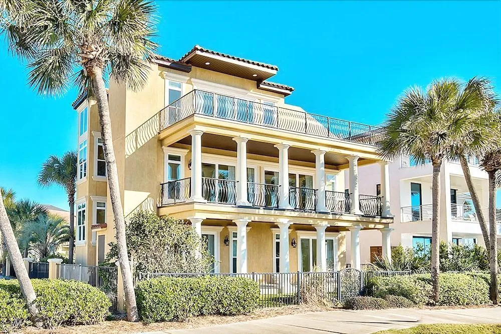 Sea Span 6 Bedroom Holiday Home by Five Star Properties