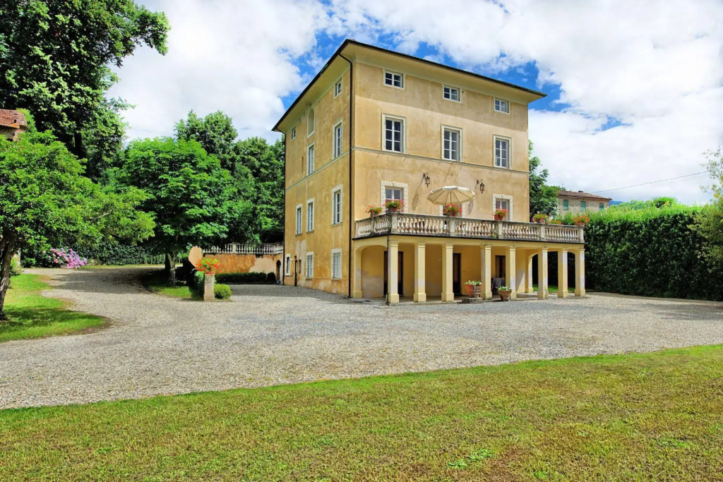 Villa Fiamma by PosarelliVillas
