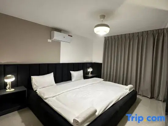 Stylish Luxe Apartment Fr 0005