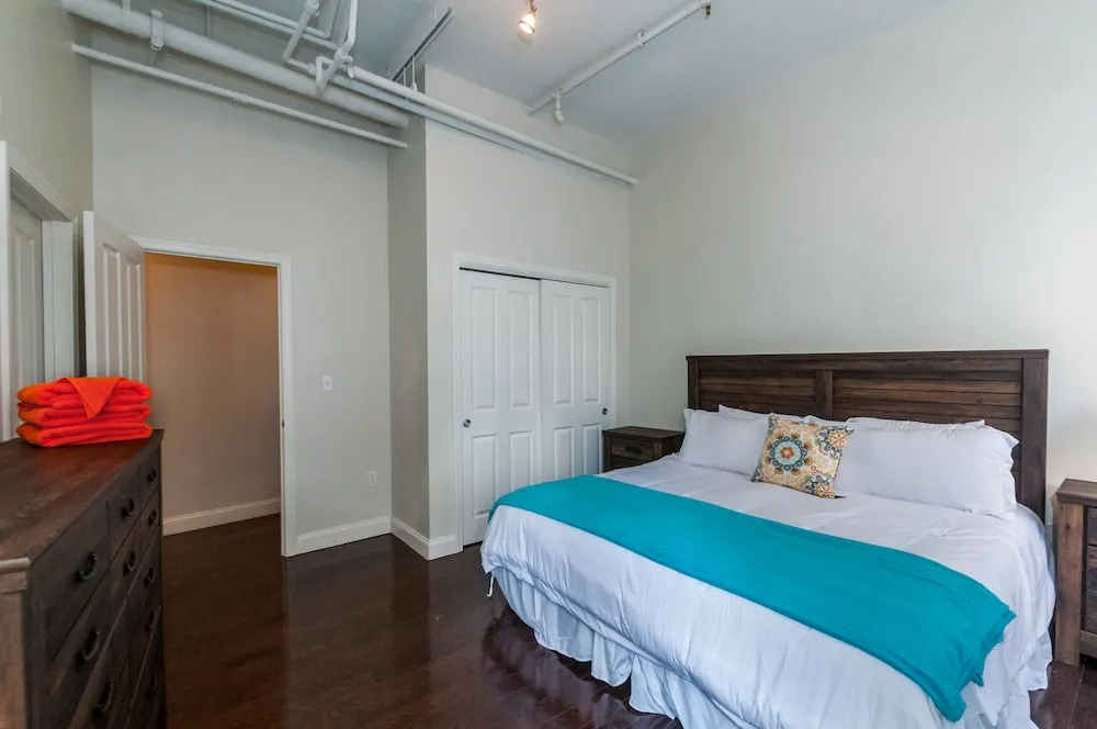 BOS001 2 Bedroom Apartment By Senstay
