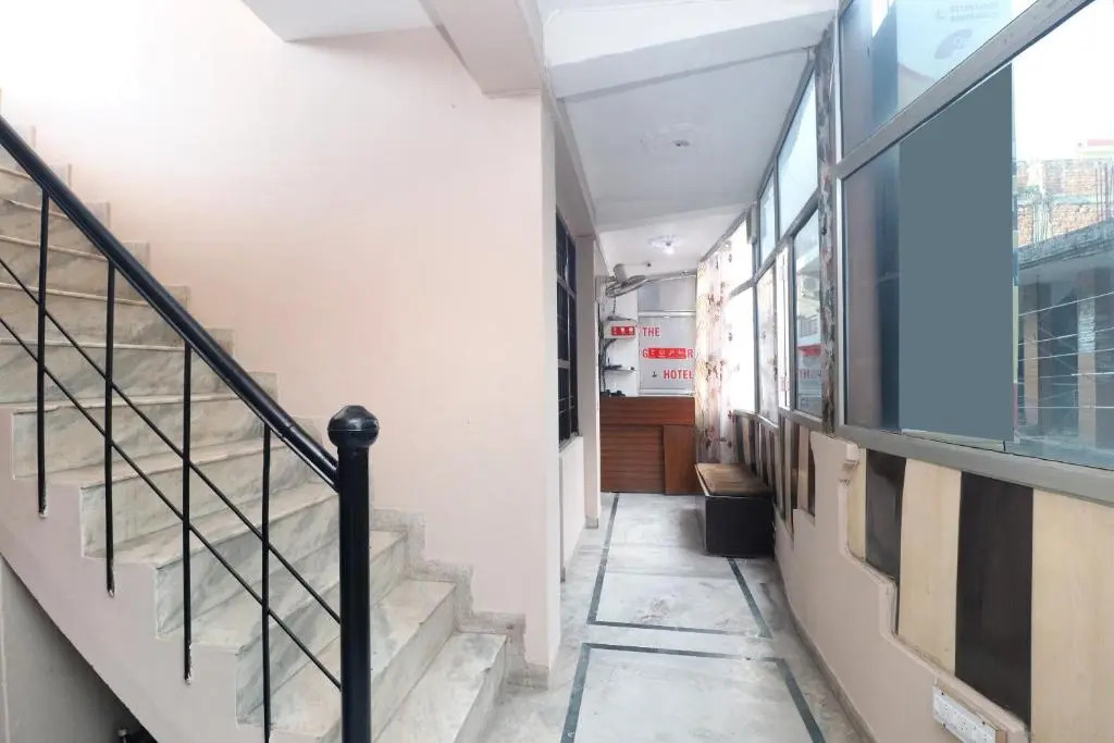 Hotel O Simran