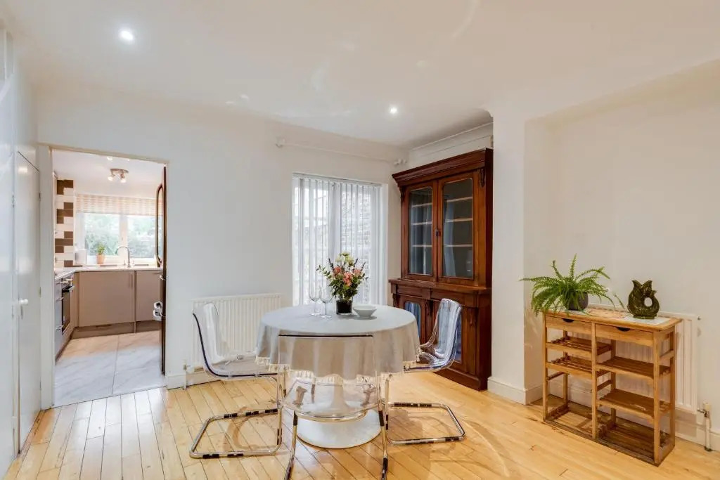 Bright Spacious 2-bedroom Jericho House