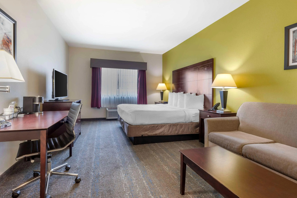 Best Western Plus Mansfield Inn & Suites