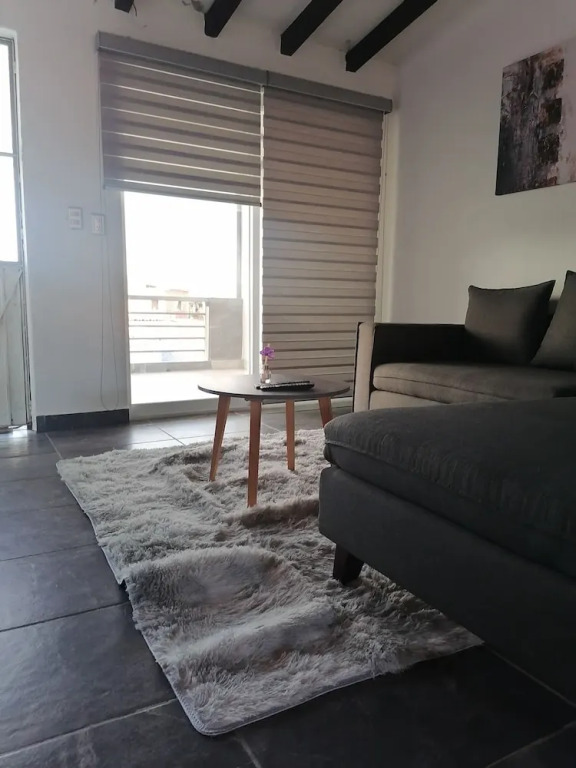 Cambero's Place - Centrally-located Loft-penthouse