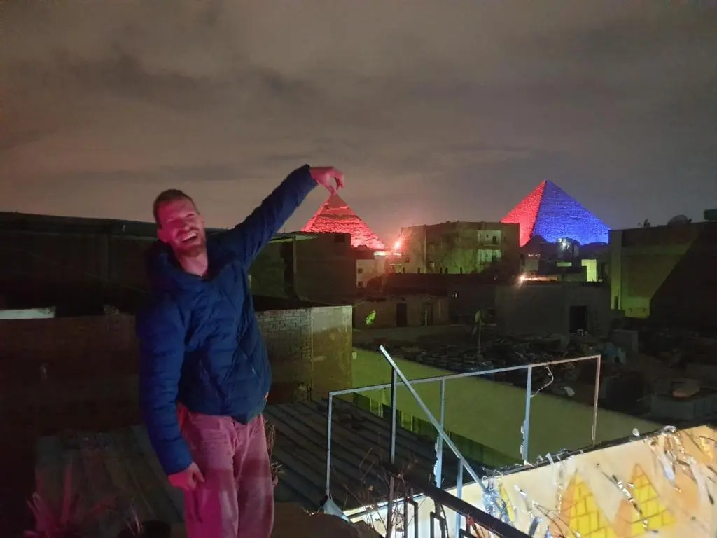 2 Jana Pyramids view inn
