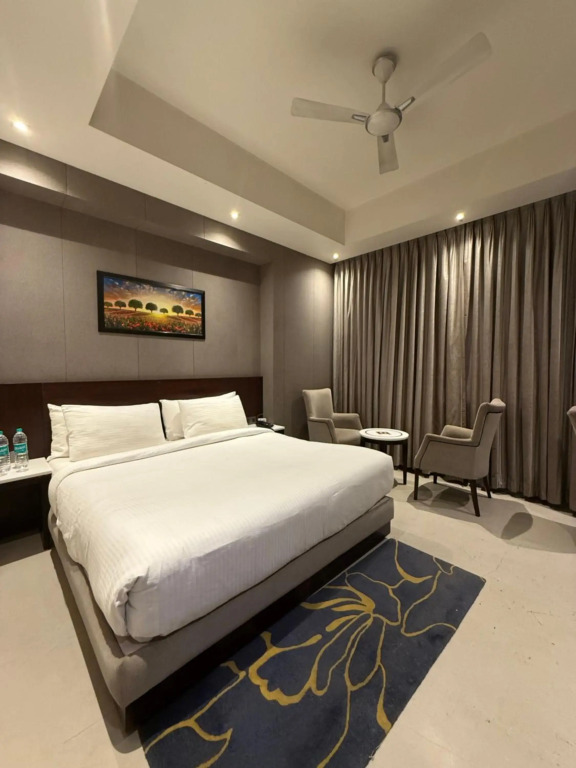 Brijwasi Lands Inn