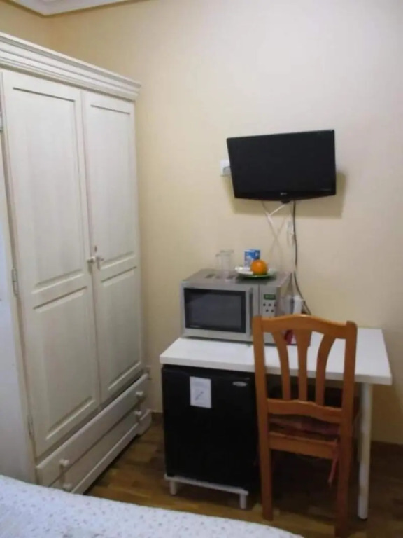 Hostal Becares