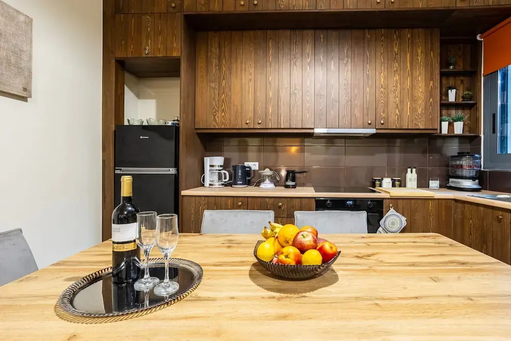 Jeannette s Seaside Getaway - Kalamata Urban Gem