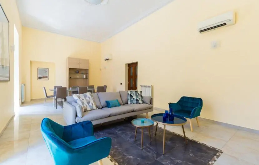 Flat 200M² 3 Bedrooms 2 Bathrooms - Naples