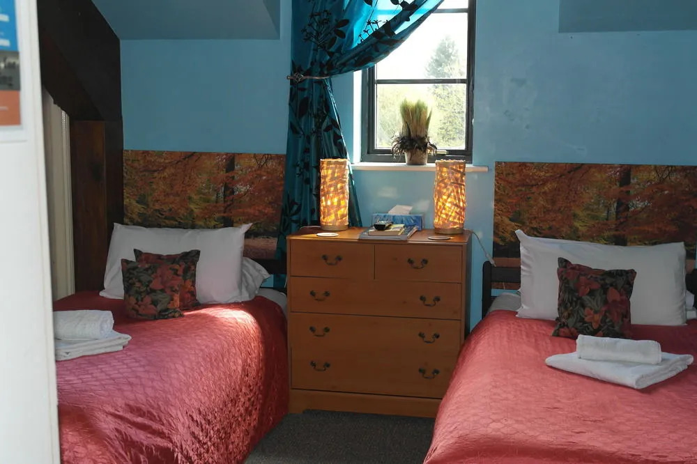 The Crown Lodge Bar Bed & Breakfast