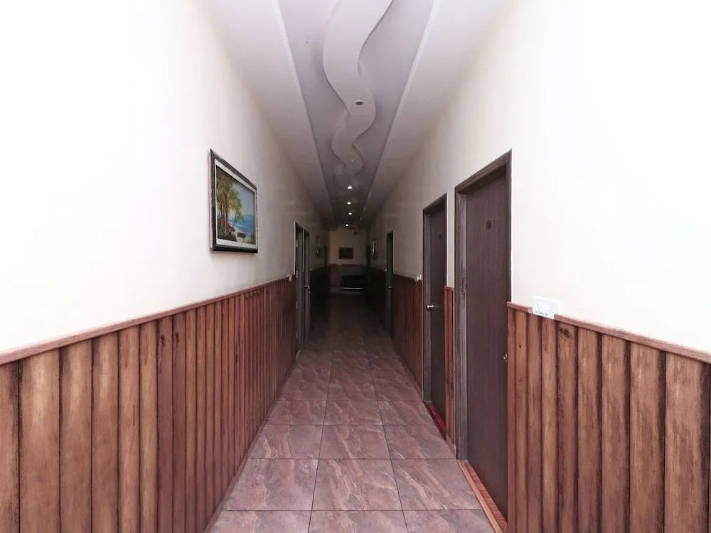 Oyo 16538 Shanti Palace
