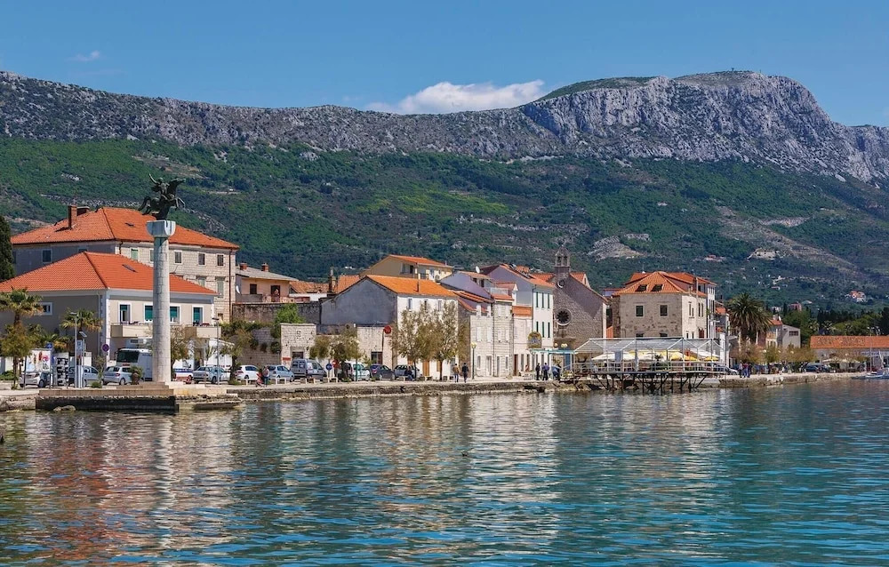 2 Bedroom Amazing Home In Kastel Stari