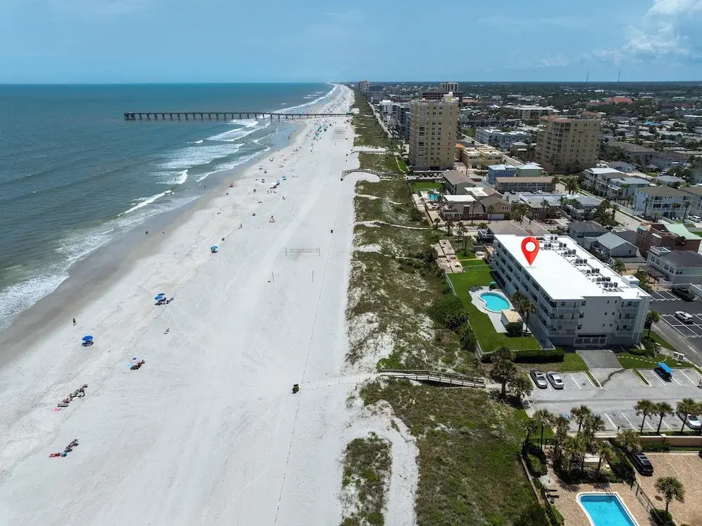 Jacksonville Beachdrifter by Distinctive Beach Rentals