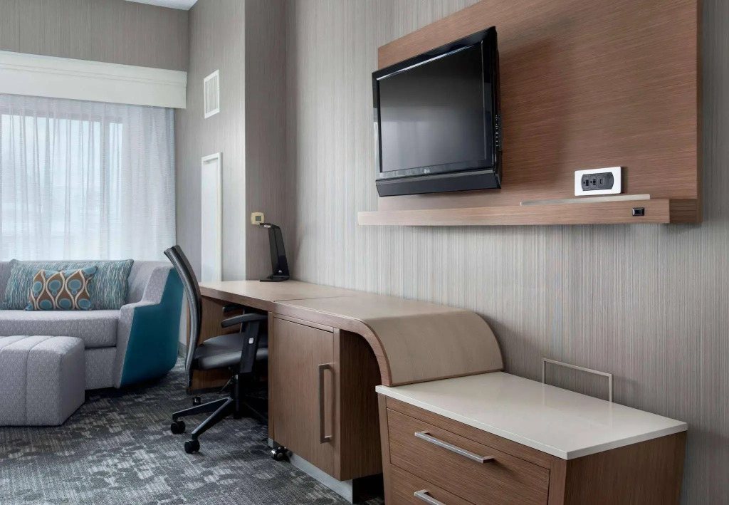 Courtyard by Marriott Newark Elizabeth