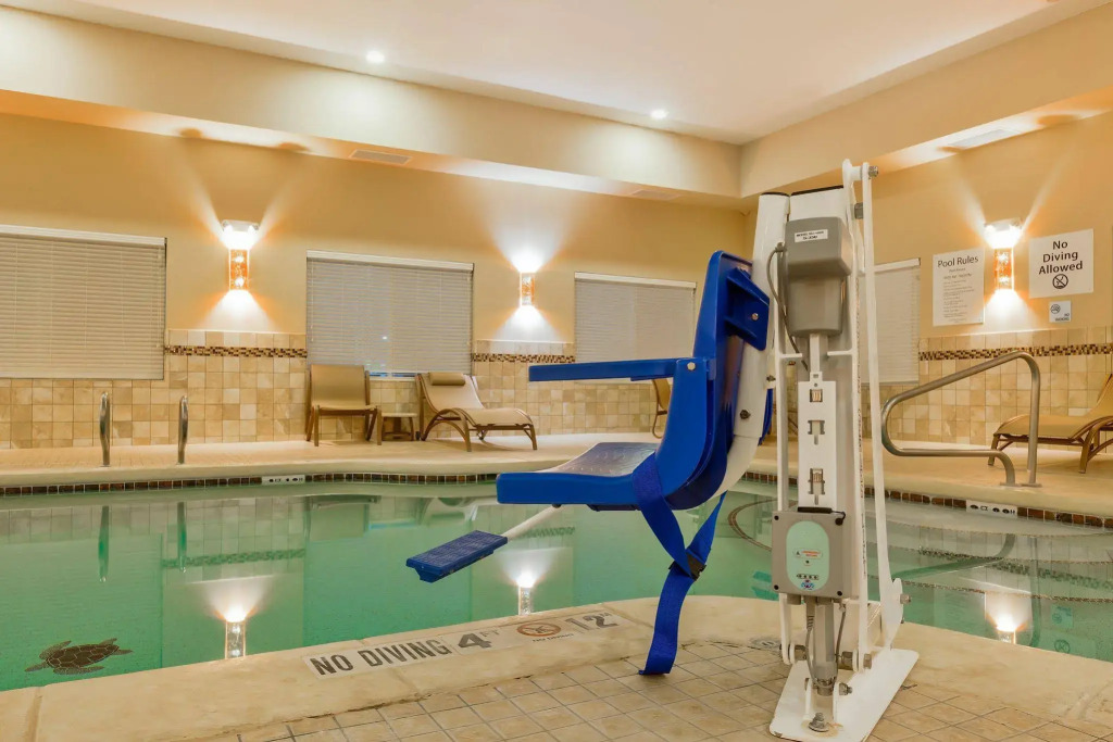 Holiday Inn Express and Suites Alpine by IHG