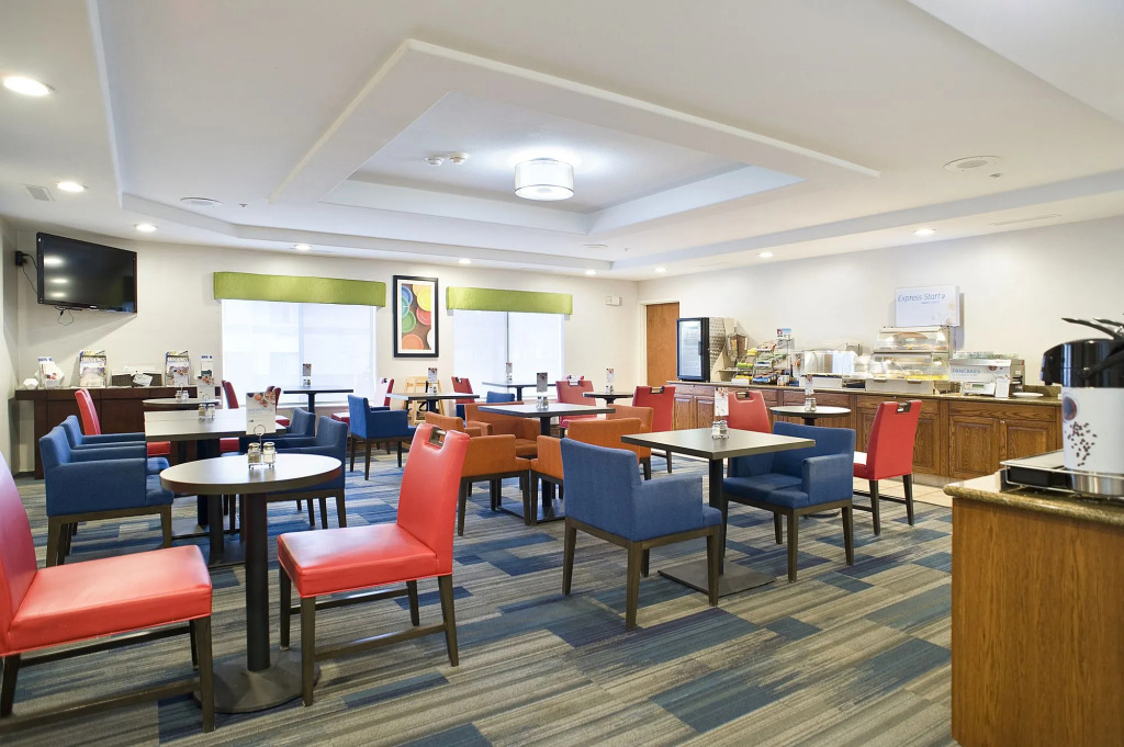 Garner Hotel Brookings by IHG