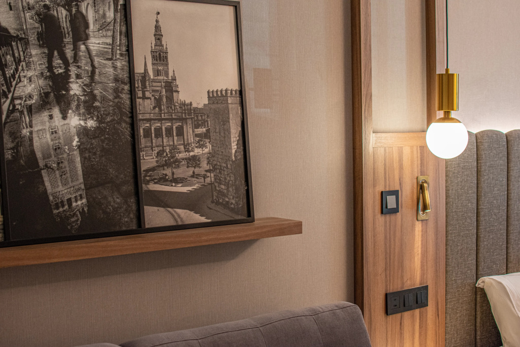 Hotel Giralda Center