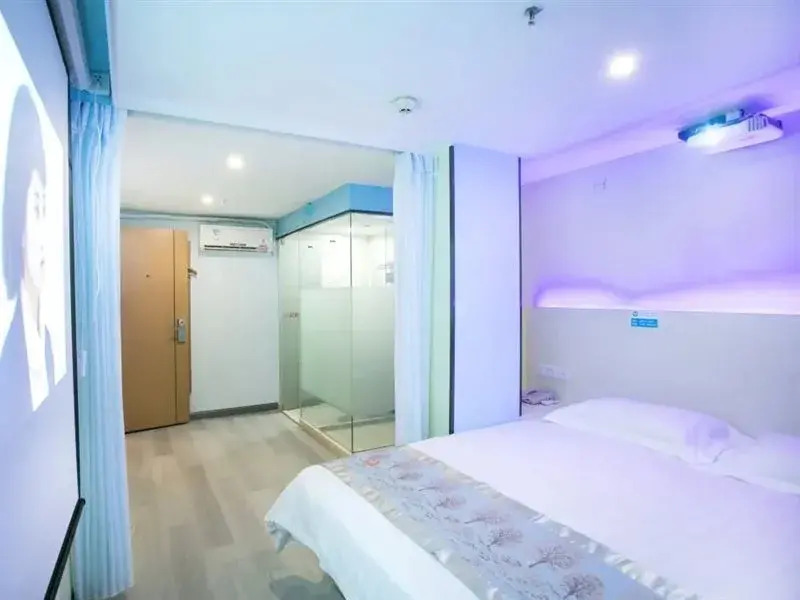 Shell Hotel (Zhuhai Gongbei Port, Fuhuali Wal-Mart)