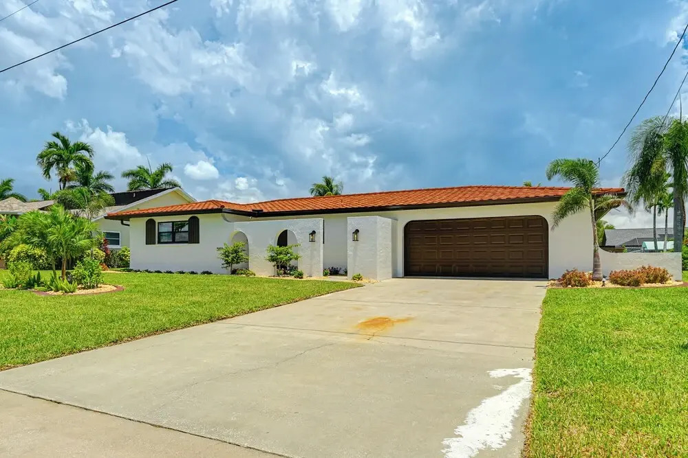 5 Mi to Beach: Cape Coral Oasis w/ Lanai