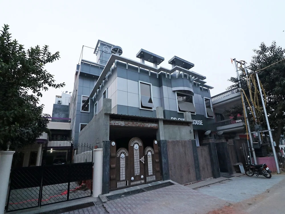 OYO 23721 Bd Guest House