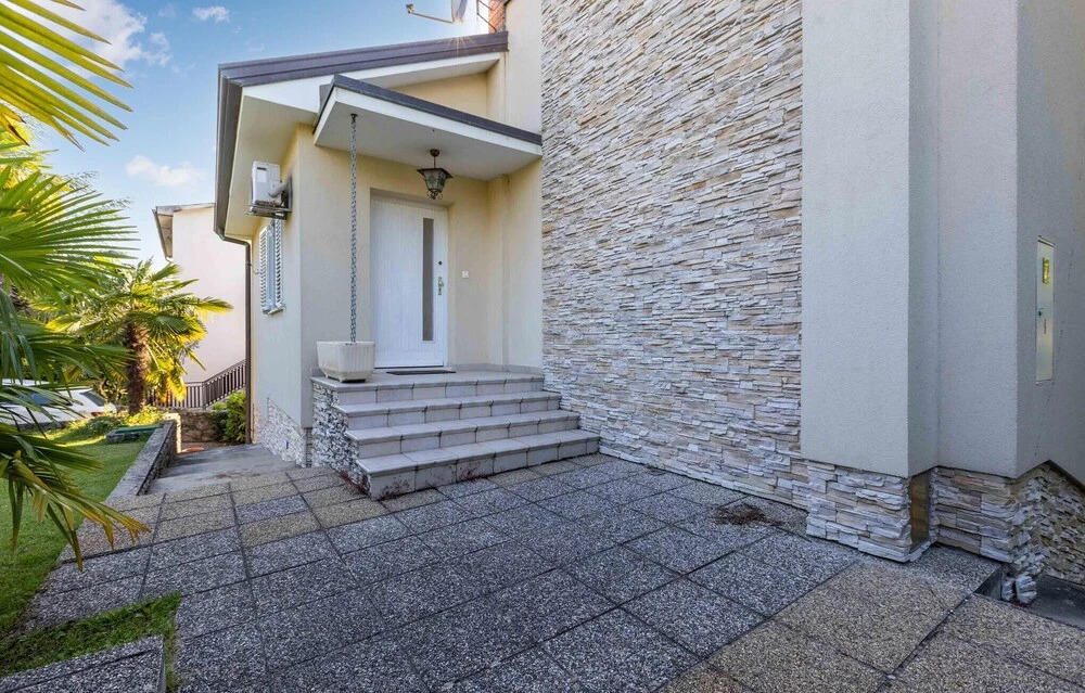 3 Bedroom Pet Friendly Home In Malinska