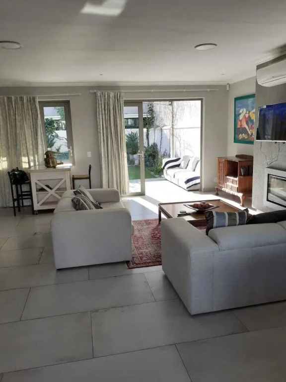 Franschhoek - La Petit Village - Views