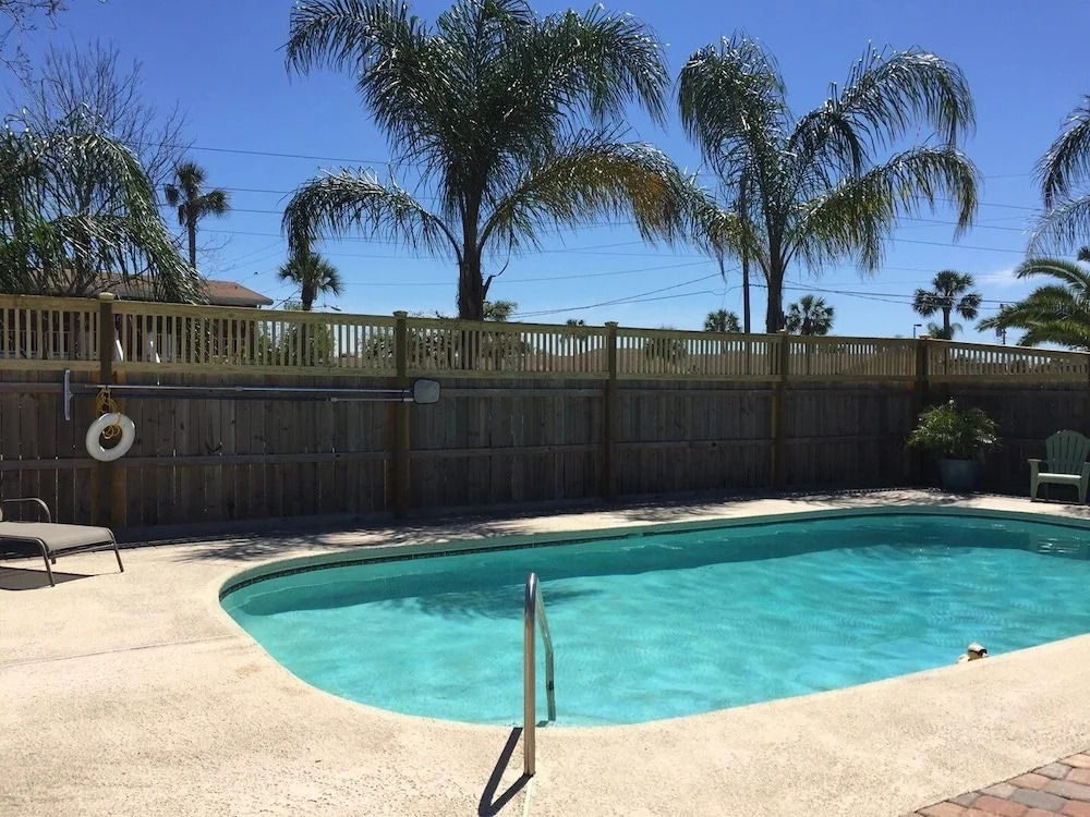 3br Pool - Open In March 3 Bedroom Home