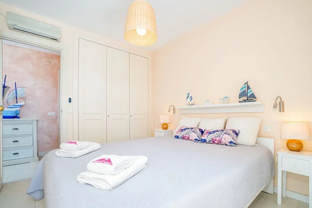 Apartment in Empuriabrava With Canal Views