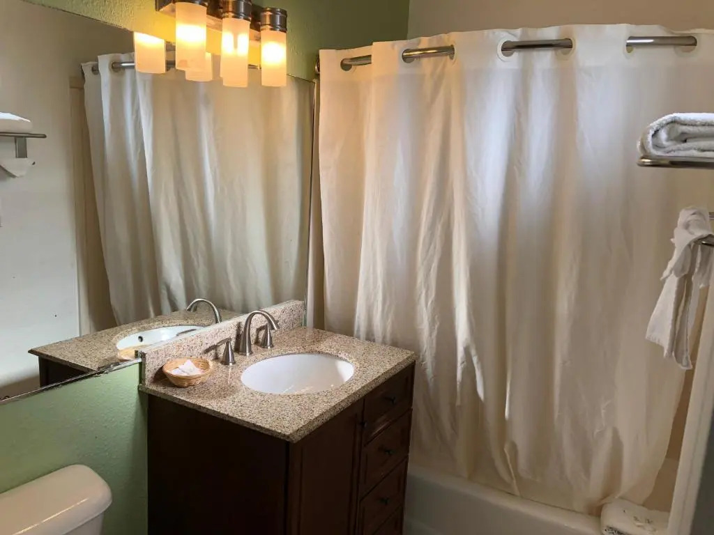 The Atlas Inn & Suites LAX
