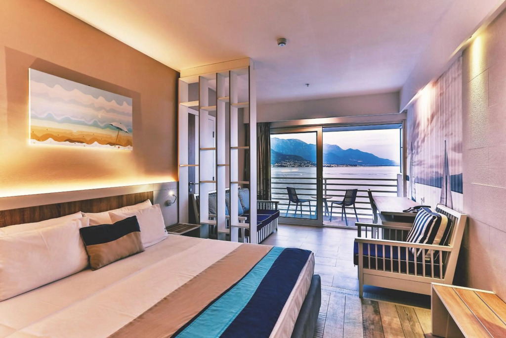 Carine Hotel Delfin