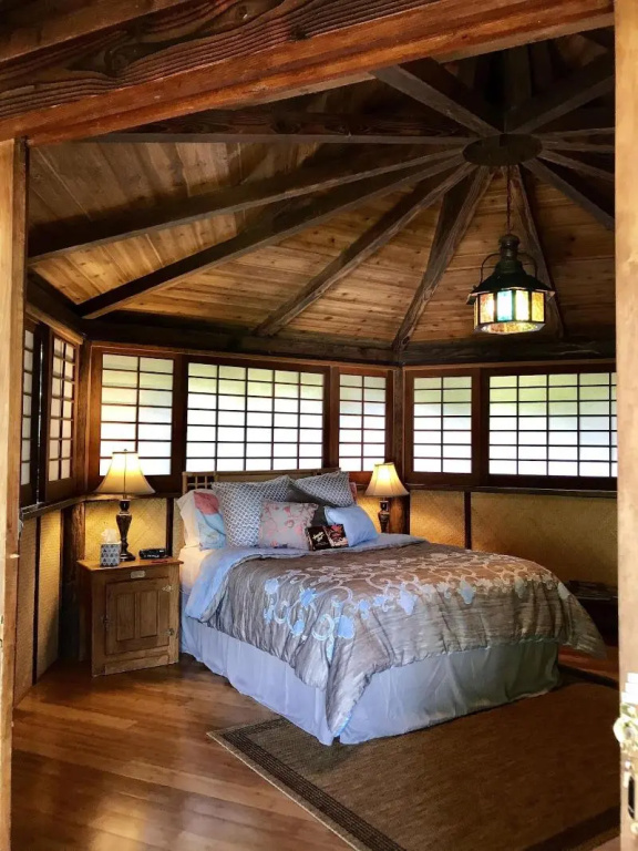 Hale Maluhia Country Inn