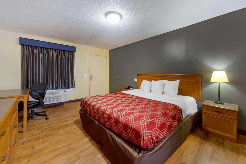 Econo Lodge Pryor
