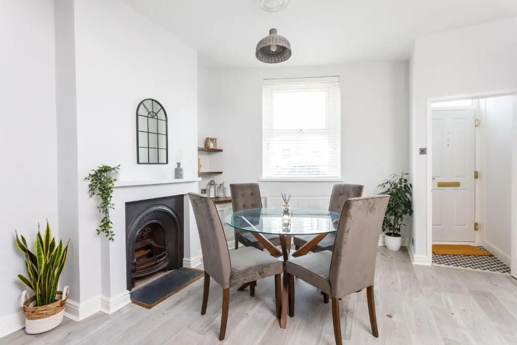 Comfy 3bed House By StirkMartin Stays Short Lets & Serviced Accommodation Cardiff With Free Parking & 8mins to City Centre