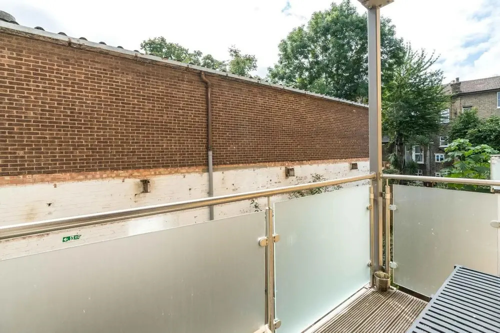 Contemporary 2BD Flat With Balcony - Hackney Downs