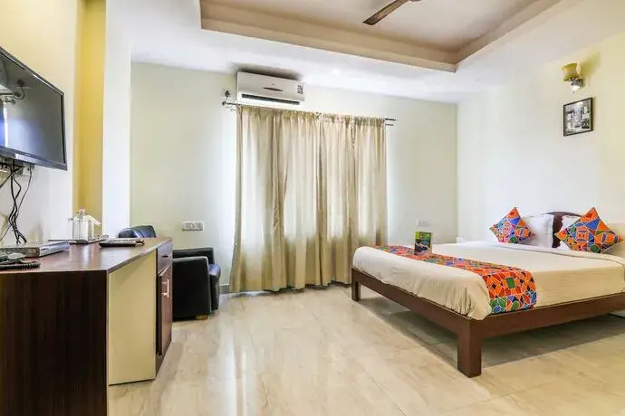OYO 10335 Platinum Hotel
