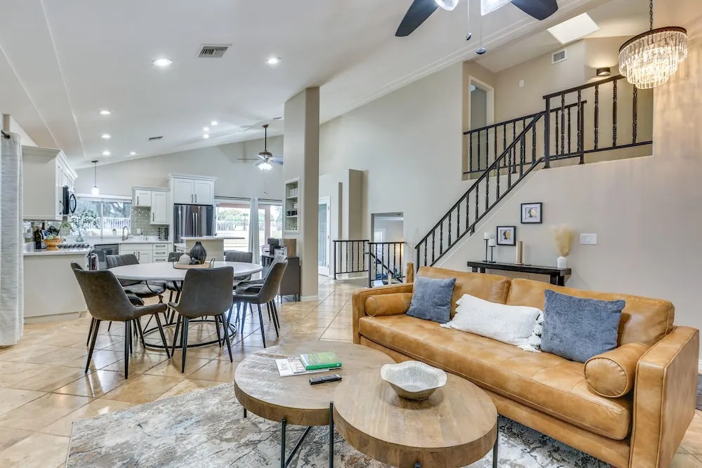 Pool, Golf Course Views: Desert Oasis in Glendale