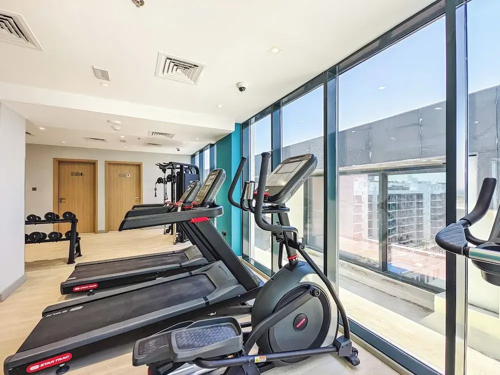 Zen Condo With Burj Khalifa View In Vibrant City