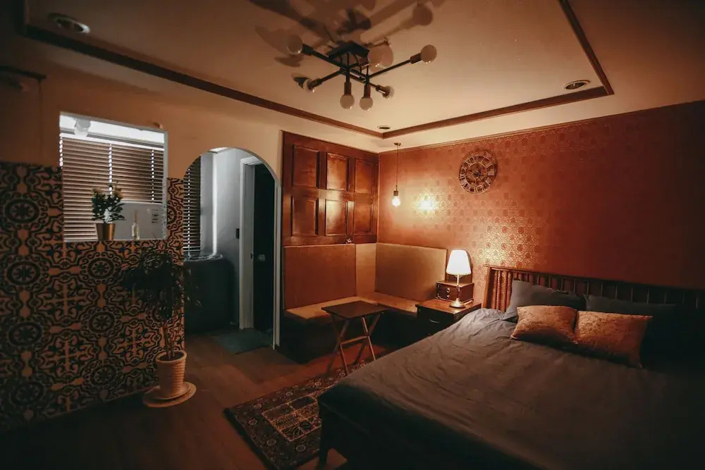 Antique House