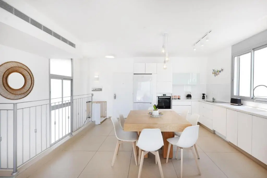 Airy 3BR Duplex Penthouse in Bograshov 71 by HolyGuest