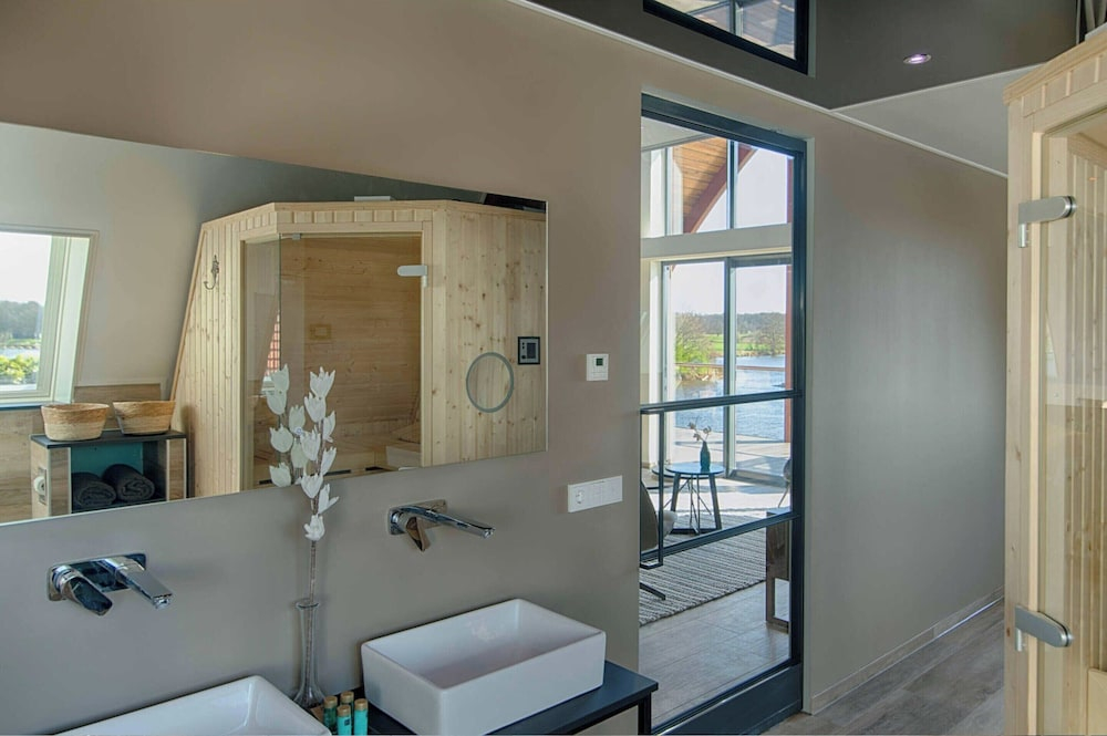 Private Wellness Haven by the Vecht