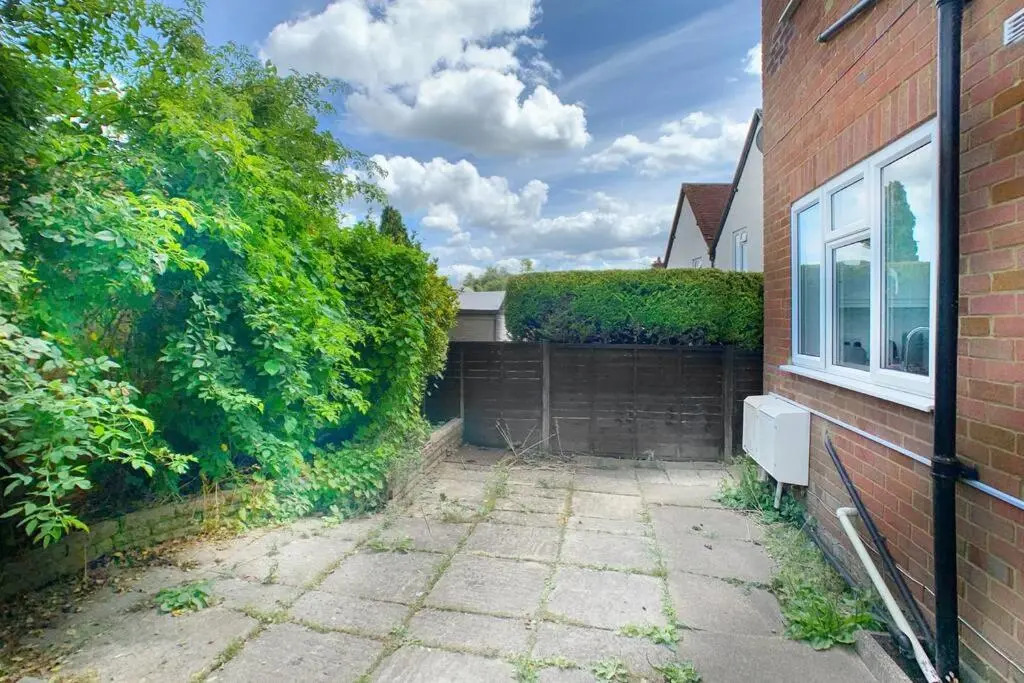 Ascot - Cottage Garden Parking