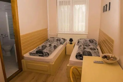 TOLNA VENDéGHáZ