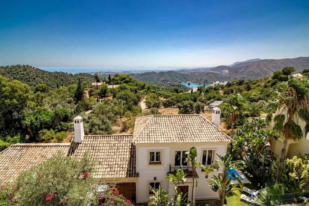 SBCC 2 bedroom villa with breathtaking views Roomservice