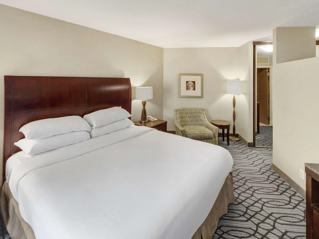 DoubleTree by Hilton St Paul Downtown